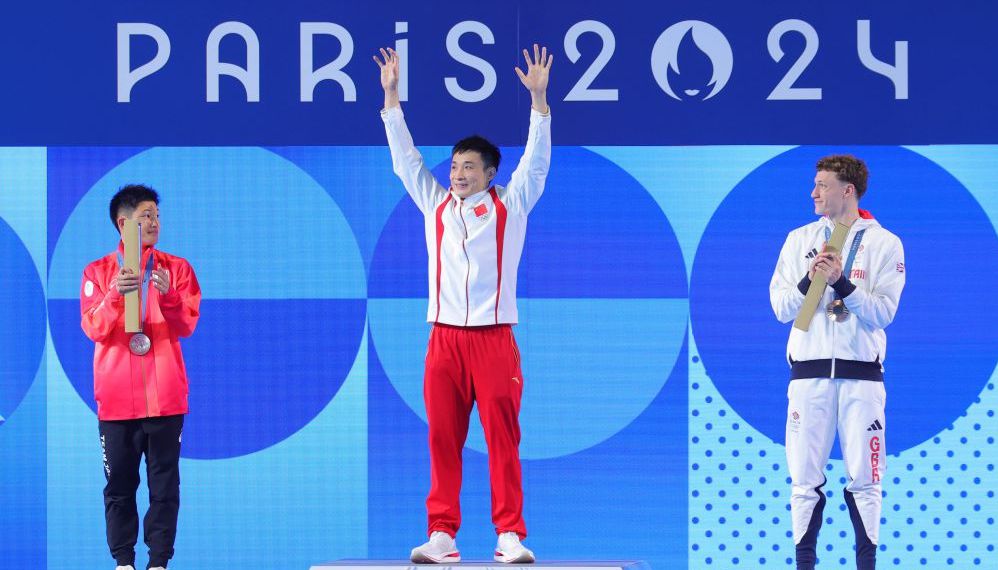 记者：切尔西中场霍尔加盟埃弗顿的转会费为2400万镑+浮动